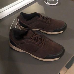 New Rockport  Men’s shoes size 8 1/2 color Brown.